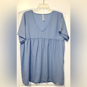Women’s Baby Blue Short Sleeve Babydoll Tunic size Large